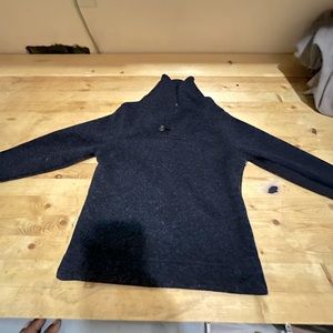 Boys  Old Navy Fleece sweater. Blue